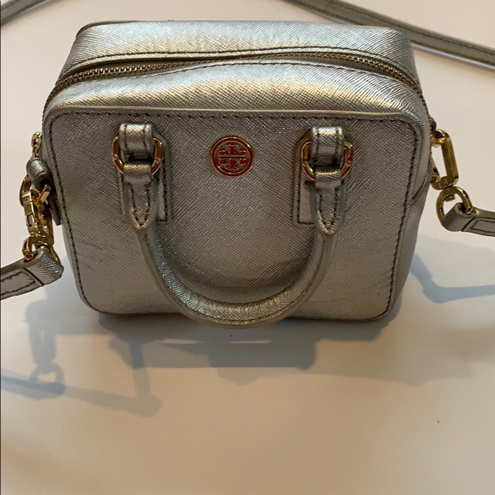 Cute silver TORY BURCH bag